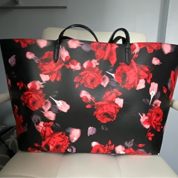 Victoria’s Secret Red Rose Tote Bag - Picture 4 of 11